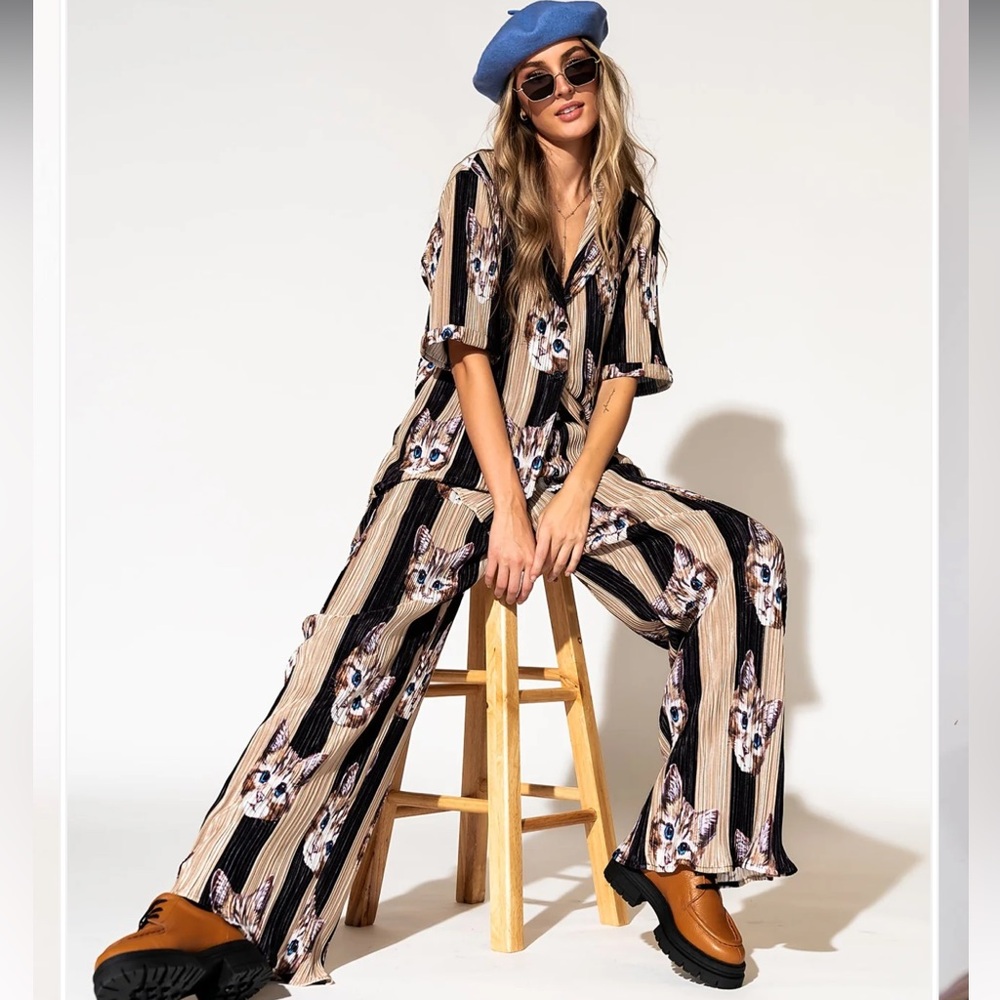 Dressed in LALA The World is Yours Plissé Set in Pretty Kitty